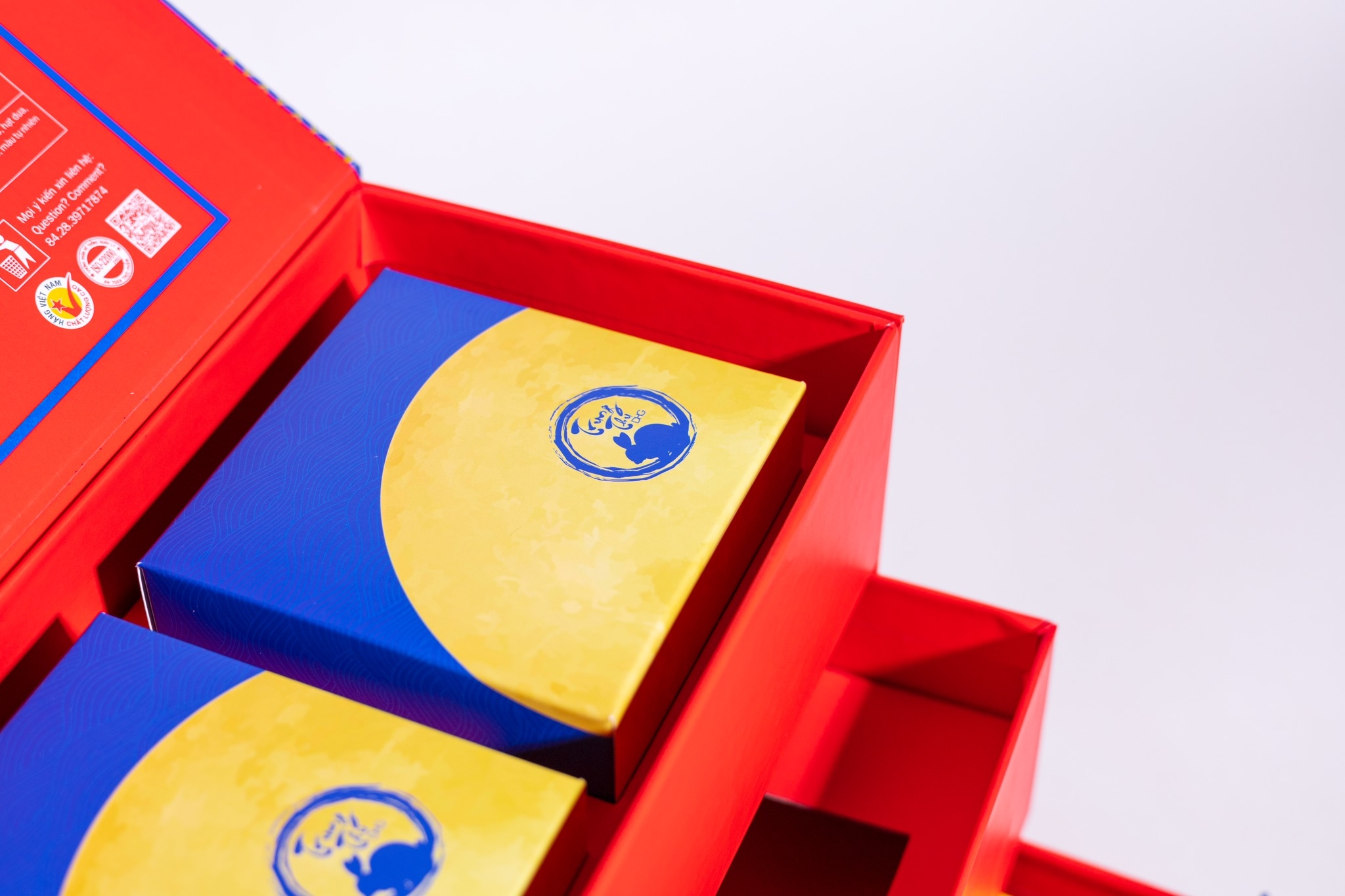 Sản xuất hộp bánh trung thu: chọn hộp âm dương, nam châm hay ngăn kéo