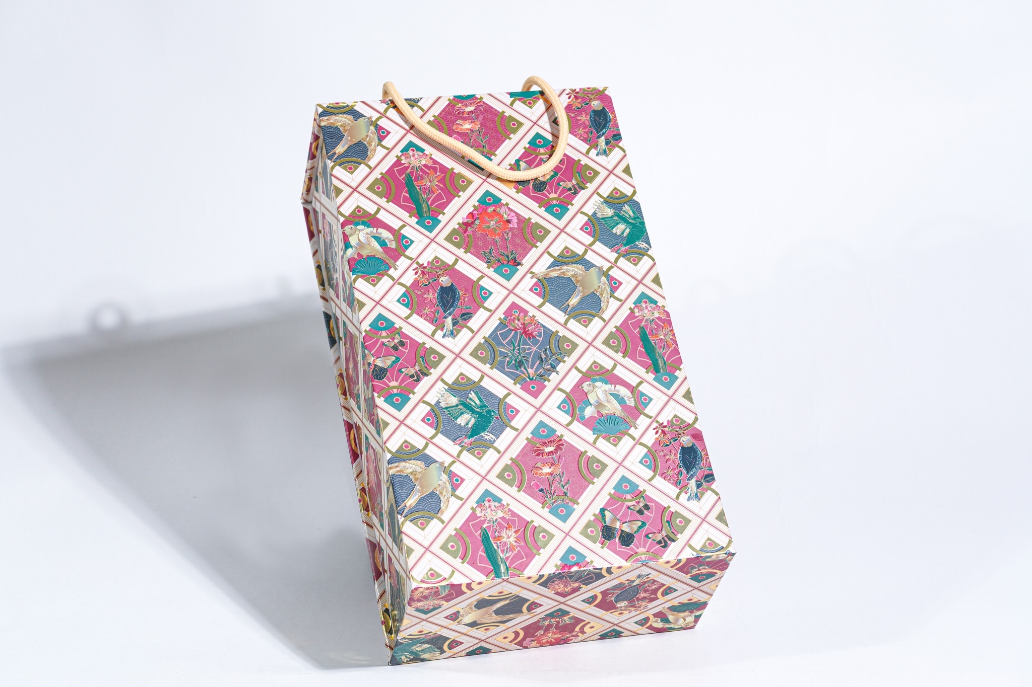 In Ấn Hộp Rượu Cao Cấp - Cách Chọn Chất Liệu, Gia Công Và Kiểu Hộp